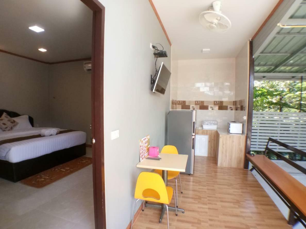 Hi Tech Resort Kabin Buri Exterior photo